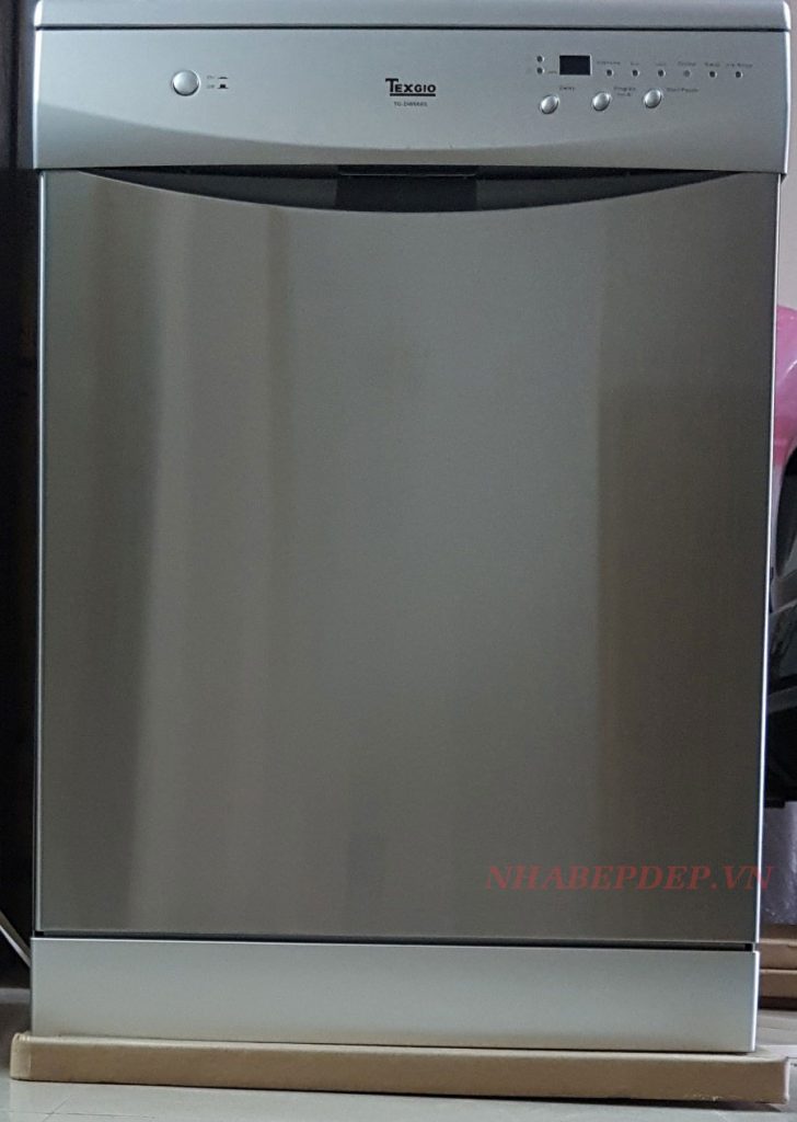 Mặt trước máy
