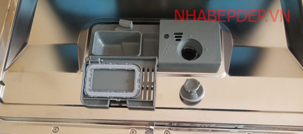 Chỗ để muối và chất tẩy rửa